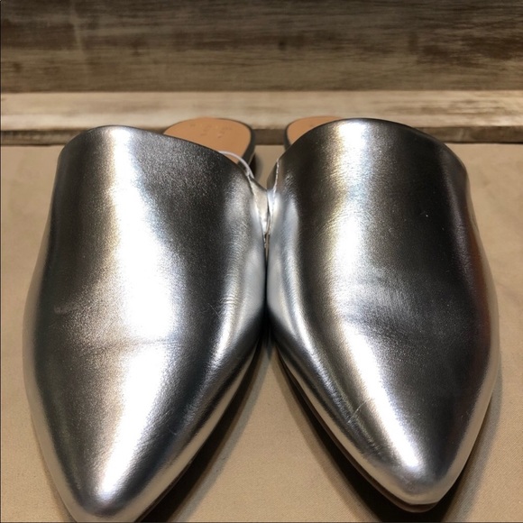 Snazzy Women’s Silver Junebug Mules, NWT’s - Picture 3 of 5